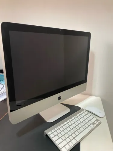 iMac Apple 21.5" - Tela Retina - Teclado e Mouse