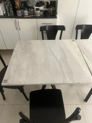 Tampo de mesa em granito branco