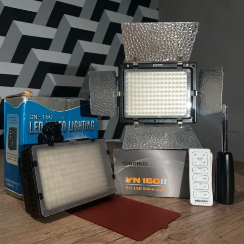 2 Leds - YN160 II + CN160 (Brinde)