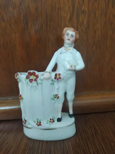 Estatueta De Homem Nobre Para Decoração