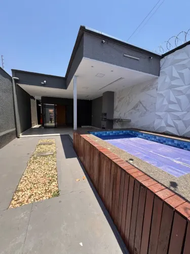 Casa Térrea no Residencial Canadá | Piscina Aquecida, Closet e 4 Vagas | Moderna