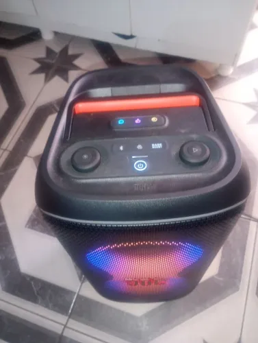 Caixa de som jbl  nova com garantia documento top 