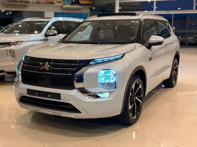 Mitsubishi Outlander HPE-S 2.4 4X4 AUT (híbrido) 2026