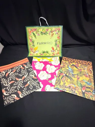 kit sacola + 3 embalagens para presente com velcro farm original, intactas