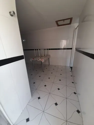 Casa com 1 dorm na Vila Silvia