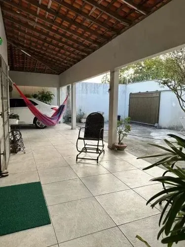 CASA NO BAIRRO DAS QUINTAS