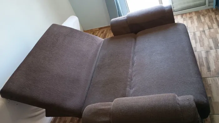 Sofá cama conservado.
