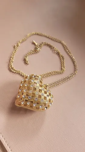Colar com Pingente de Coração Dourado