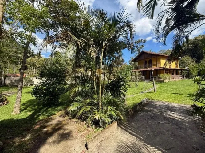 Casa para Venda em Teresópolis, Canoas, 2 dormitórios, 1 suíte, 2 banheiros, 10 vagas