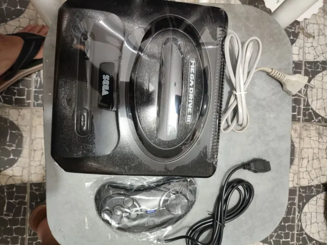 Sega Mega Drive III com controle novo! 