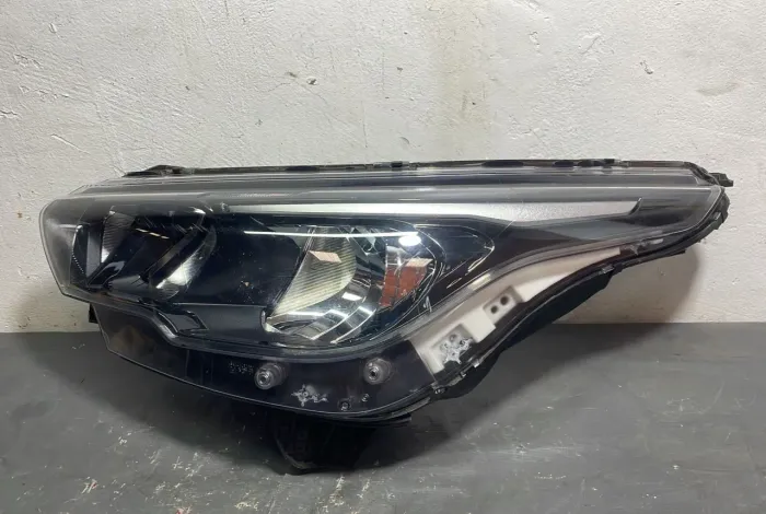 Farol Fiat Argo 2018 lado esquerdo