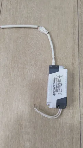 Fonte de Alimentação LED 36-63V 300mA