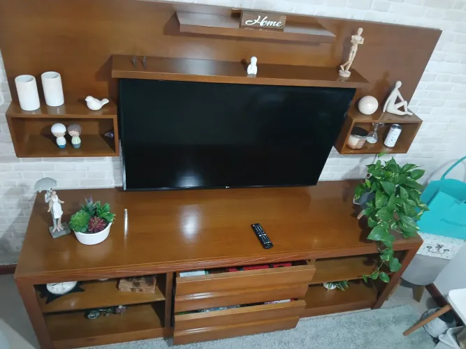 Rack para TV em Madeira