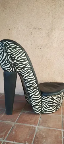 Puff sapato com estampa de zebra