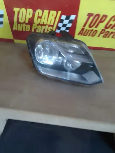 Farol direito UP - usado, preço bom