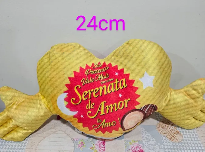 Almofada de Pelúcia Coração Serenata de Amor