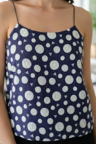 Blusa bordada azul