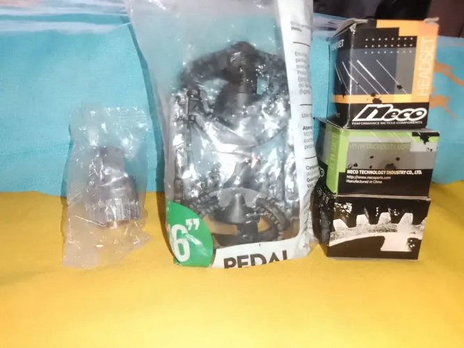 Kit de Peças para Bicicleta - Banco, Pedal, Caixa de Direção e Movimento Central