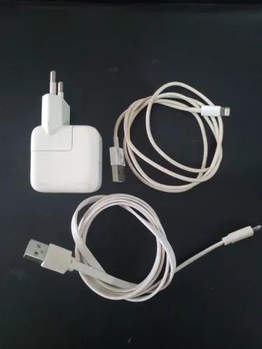 Carregador e Cabos Para iPhone 5 6 7 8 Usados