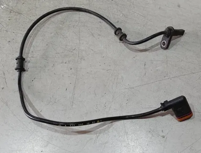 Sensor De Abs Traseiro Direito Mercedes C200 2010 A21290510