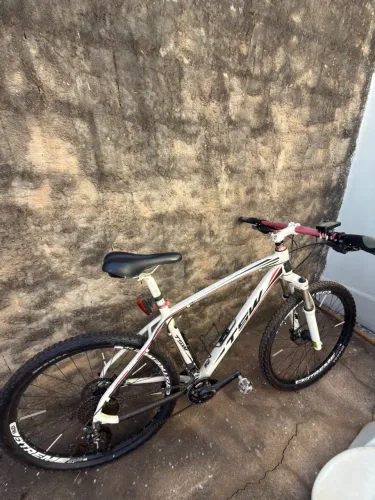 Vendo ( aceito proposta em dinheiro ) com nota fiscal
