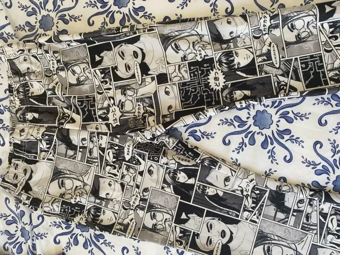 Calça estampada estilo anime