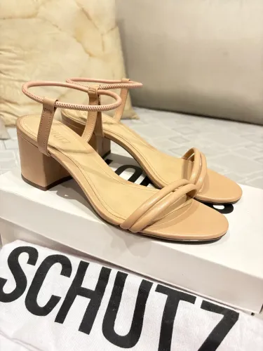 Sandália Schütz 