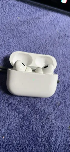 AirPods 2ª Geração com Case de Carregamento - R$ 69,99