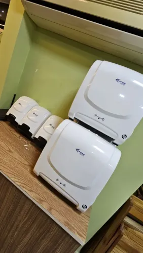dispenser sabonete e toalha de papel