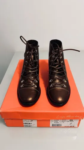 Bota Luiza Barcelos