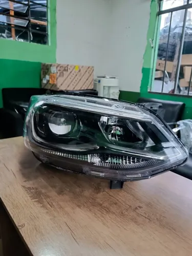 Farol direito Onix plus 2021 2022 2023 2024 usado original