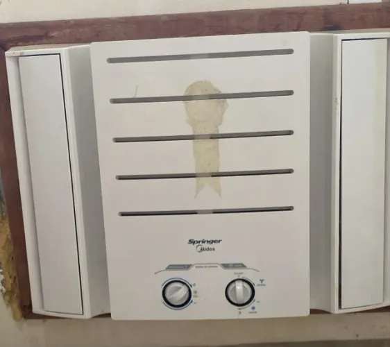 Ar condicionado de janela