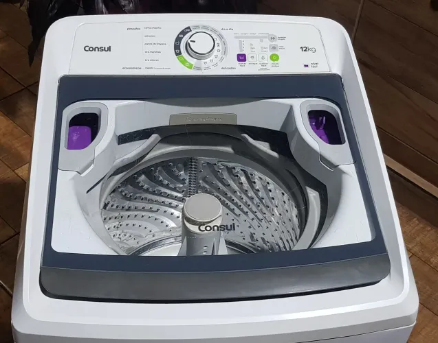Vendo uma máquina de lavar roupas da Consul de 12 kilos por 1000 REAIS