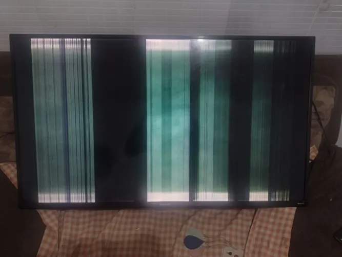 Vendo tv Roku com defeito