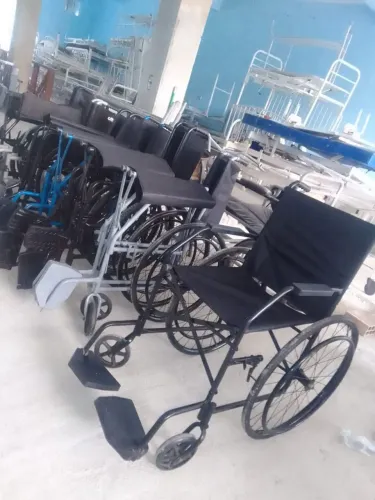 Consertamos cadeiras de rodas e de banho, camas hospitalares, andas já e moletas