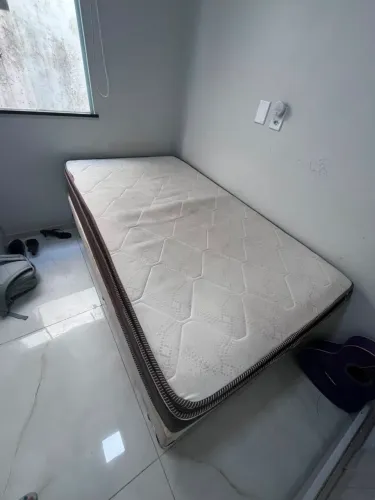 Vende-se cama solteirão