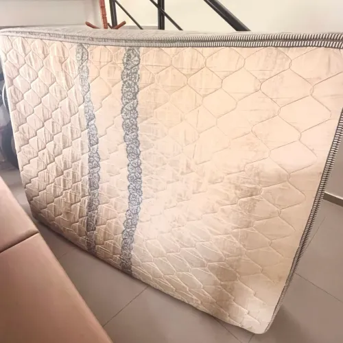 Colchão de casal para doação