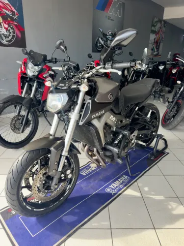 MT09 EXTRA!! (TROCO E FINANCIO)