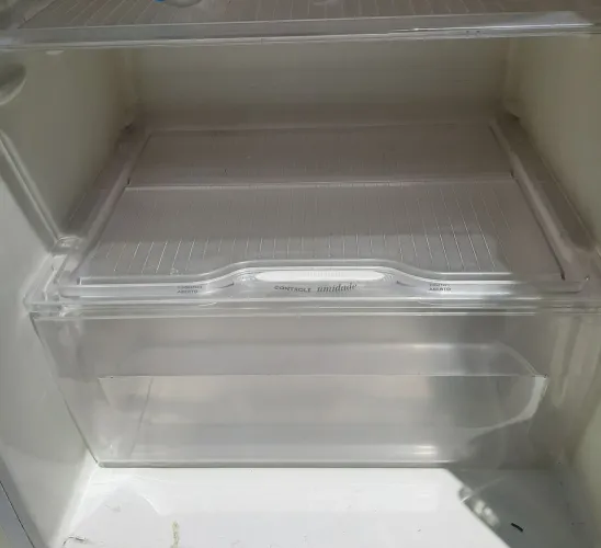 Eletrolux - Gaveta com tampa para frutas e legumes
