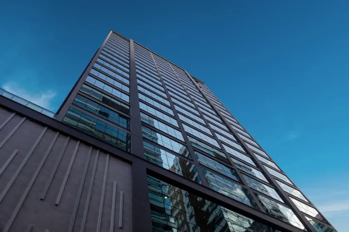 INFINITY TOWER FLAT REF: 865