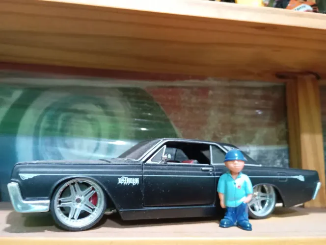 Miniatura de Metal Maisto Lincoln e Continental 1966 Raríssimo Escala 1/24