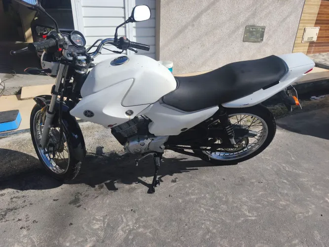 Vendo Yamaha factor, muito boa, pronta pra uso