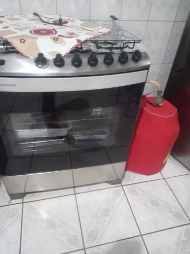 Fogão 6 bocas, tudo funcionando, em perfeito estado 