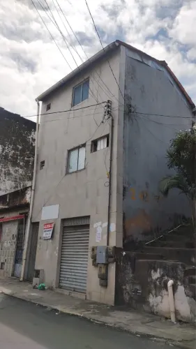 CASA FRENTE DE RUA 2 QUARTOS SALA COZINHA E BANHEIRO