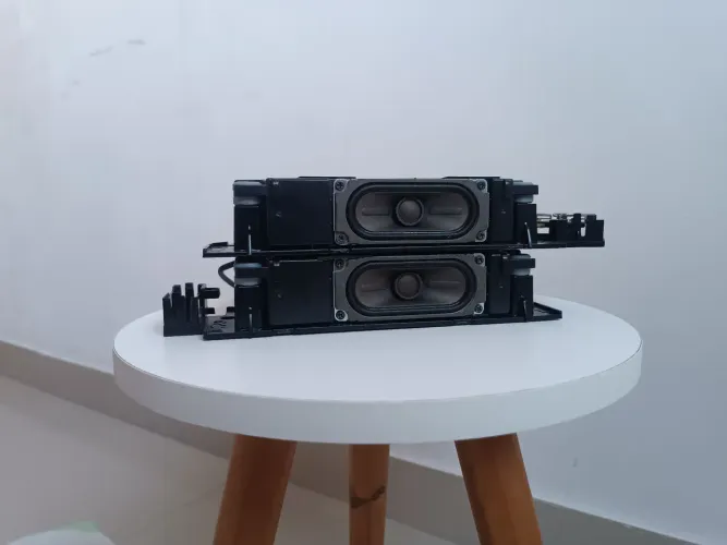 Par de Alto-Falantes LG 39LA6200