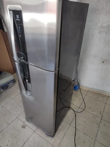Geladeira Electrolux Frost Free inox com água na porta 380 litros funcionando aceito Pix 