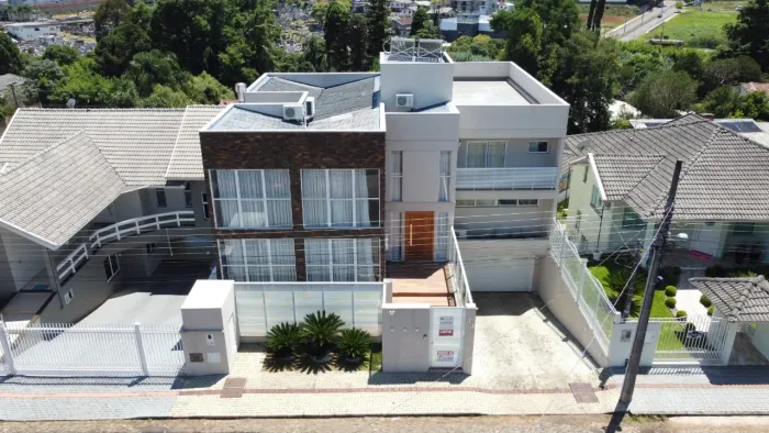 IMÓVEL DE ALTO PADRÃO EM CAÇADOR/SC