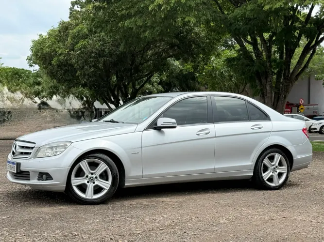 Mercedes-Benz C-180 CGI Classic 1.8 16V 156cv Aut. 2011