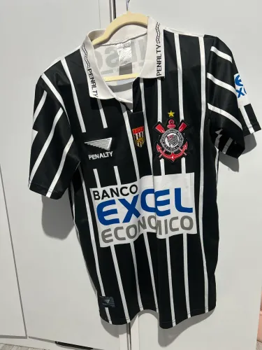 Camisa retrô do Corinthians