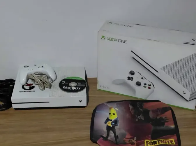 Xbox One S 1TB Completo, Controle da gamesir, Excelente Estado, Pronto Para Jogar Já